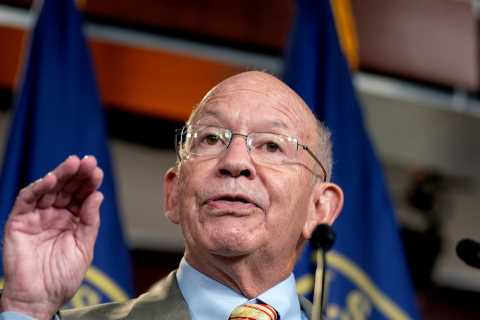 Peter DeFazio, House Transportation Committee Chairman, Will Retire