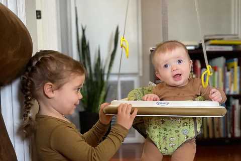 Jessa Duggar shares sweet photo of daughters Ivy, 2, &amp; Fern, 4 months, as fans gush ‘they look..