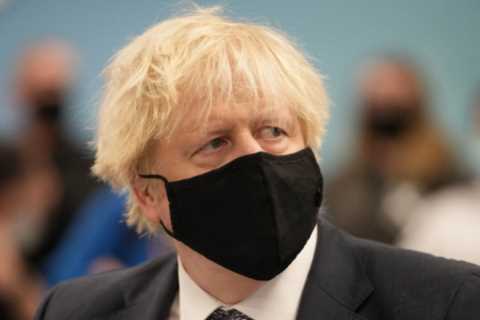 Brits could be hit with fresh restrictions ‘swiftly’ as PM warns Cabinet Omicron is more infectious ..