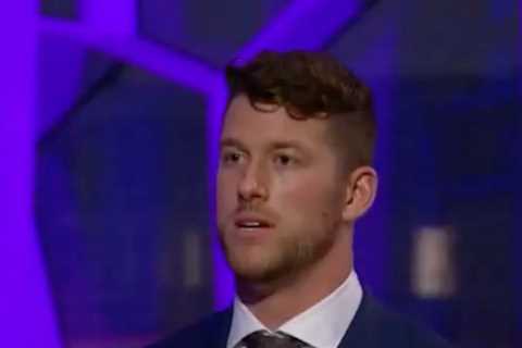 Bachelor Clayton Echard admits he had sex &amp; fell in love with BOTH top two finalists during..