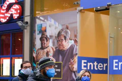 Omicron: Pfizer vaccine ‘up to 40 times less effective’ against mutant variant but jabs ‘DO shield..