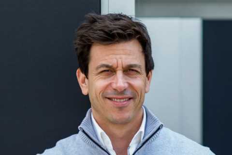 From childhood tragedy to marrying racing beauty, F1 chief Toto Wolff’s incredible rise to fame and ..