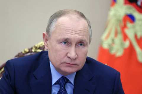 Britain and allies ready to use force to stop Russia invading Ukraine