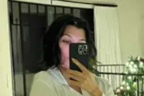 Kourtney Kardashian shows off garland &amp; lights inside her $8M mansion as she counts down to..