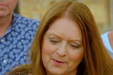 Antiques Roadshow guest lost for words as she learns truth behind £1 charity shop ring