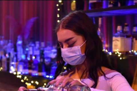 Vaccine passport loophole means pubs with dance floors will only have to start enforcing Covid..