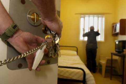Foreign prisoners to be stopped from exploiting human rights laws to dodge deportation