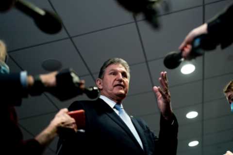 Manchin Casts Doubt on Quick Vote on Biden’s Social Policy Bill