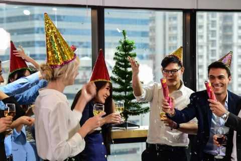 New Year’s Eve parties under threat as further plans to tackle Omicron drawn up by killjoy..