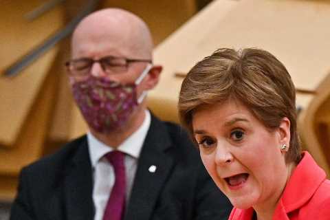 Nicola Sturgeon tells Scots to reduce all social contact and stay at home more – piling pressure on ..