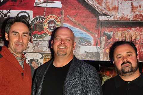 American Pickers’ Mike Wolfe generously donates $10K to tornado relief in Kentucky- as Frank Fritz..