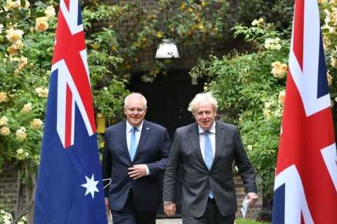 UK &amp; Australia sign deal ‘to unlock £10bn in extra trade’ – and Brits will able to work Down..