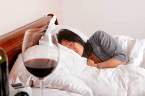I’m a doctor and this is how to tell if your Christmas hangover is ACTUALLY Omicron