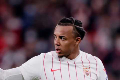 Man Utd ‘prepared to battle Chelsea in Jules Kounde transfer race with 23-year-old Sevilla defender ..