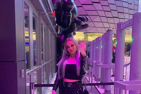Teen Mom Jade Cline shows off curvy figure and flips off camera in new photos after drastic plastic ..