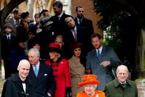 Queen tears up Christmas plans as Covid forces her to cancel Sandringham and stay at Windsor