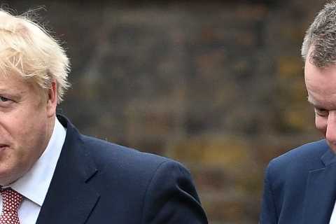 Boris Johnson urged to resist fresh Covid curbs recommended by gloomy scientists &amp; let nation..