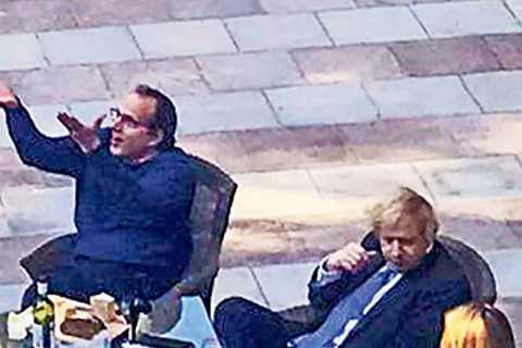 Disgruntled Whitehall insider ‘leaking photos from No10 to try and damage Government’