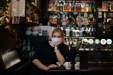 Desperate pubs &amp; restaurants to be told TODAY what Covid support they will get after Omicron..