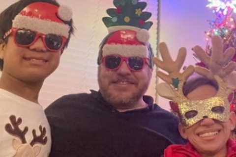 Little Couple’s Dr Jen Arnold, husband Bill Klein and kids celebrate Christmas in SUNGLASSES as..