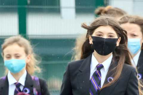Boris Johnson ‘vows to keep schools OPEN in January’ despite spread of Omicron Covid variant