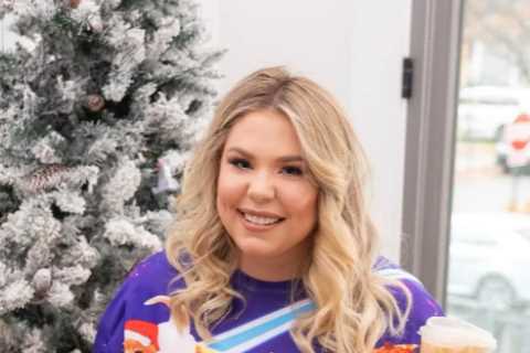 Teen Mom Kailyn Lowry shows off ugly holiday sweater after she’s slammed for not giving her four..