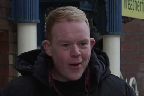 Coronation Street spoilers: Craig Tinker makes bold gesture for shocked Faye Windass
