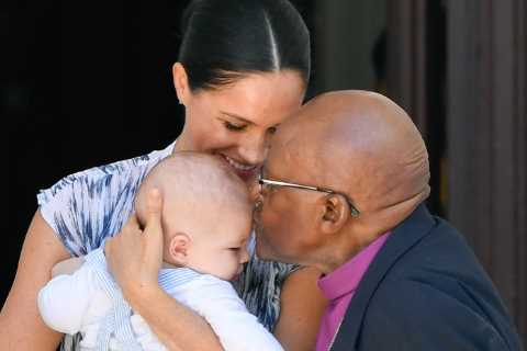 Prince Harry and Meghan Markle mourn ‘beloved icon’ Desmond Tutu as Queen leads global tributes to..