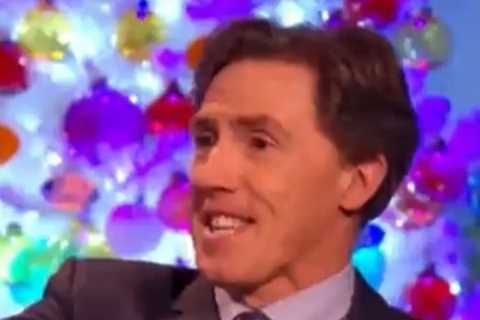Rob Brydon leaves Catchphrase viewers annoyed with ‘unbearable’ habit – but did you spot it?