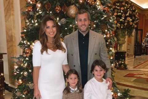 Pregnant Sam Faiers reveals her growing baby bump while out for a family dinner at The Dorchester