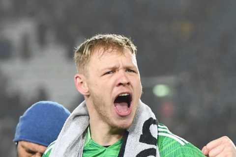 Arsenal star Aaron Ramsdale picked as ‘signing of the season’ by Jamie Carragher after brilliant..