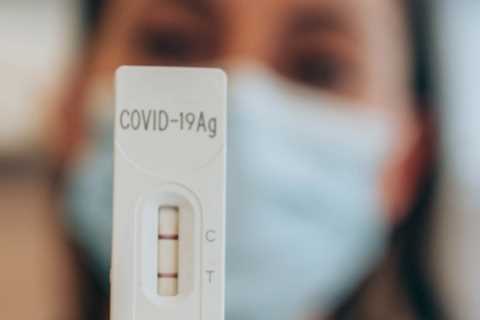 CDC announces Americans with Covid can shorten quarantine from 10 to 5 days as Omicron surge hits..