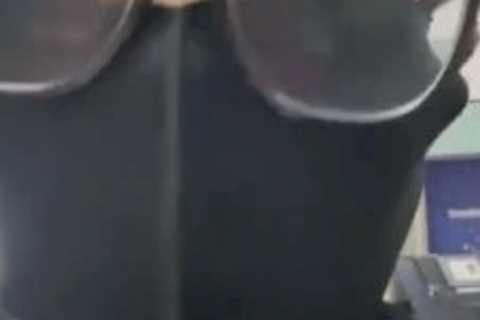 Strictly’s Oti Mabuse sobs uncontrollably as she’s reunited with her mum for the first time in..
