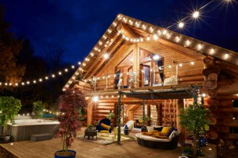 When does The Cabins 2022 start?