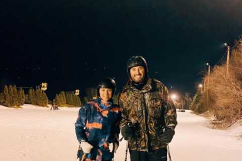 Jinger Duggar &amp; husband Jeremy ski in Pennsylvania as they avoid her family’s Christmas bash..