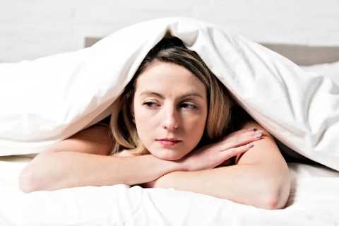 You might spot the first symptom of an Omicron infection in your BED