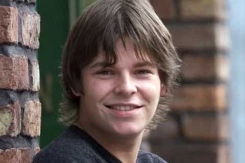 Coronation Street star Paul Fox is unrecognisable 20 years after quitting as Mike Baldwin’s son –..