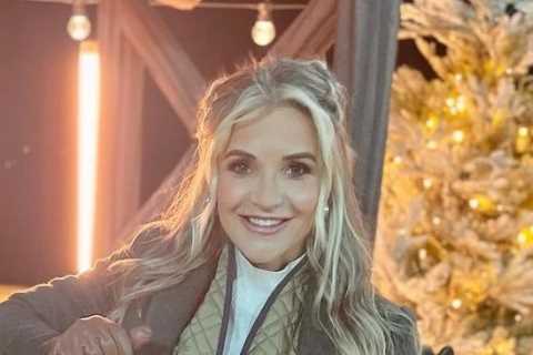 Helen Skelton gives birth to third baby as she shares adorable first picture