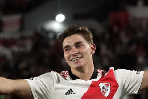 Man Utd ready to pay Julian Alvarez’s £17m release clause and seal January transfer after beating..