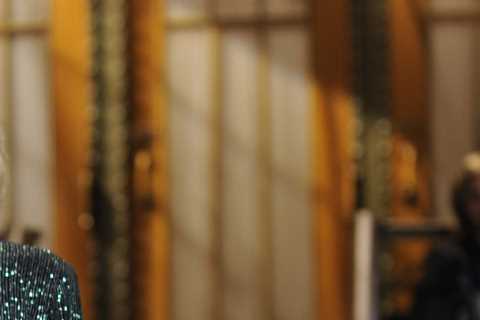 Betty White’s SNL episode to re-air tonight as stars from Sandra Bullock to Robert Redford pay..
