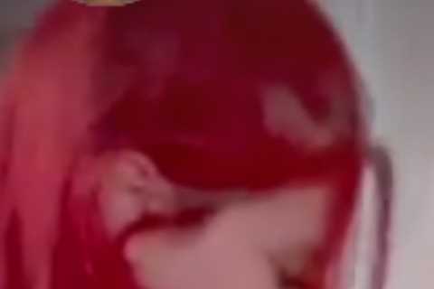 Stacey Solomon plays bizarre game of ‘sumo squats’ with lookalike sister Jemma