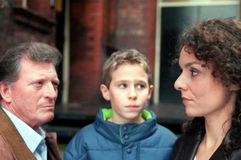 Coronation Street’s original Adam Barlow actor Iain De Caestecker is unrecognisable 18 years after..