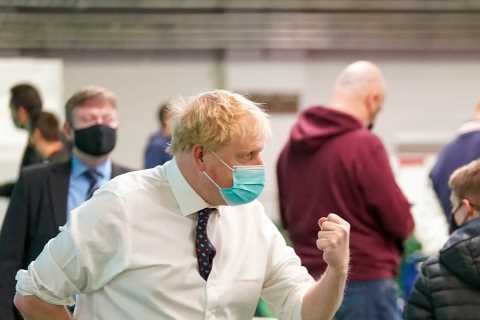 Boris Johnson vows kids won’t wear face masks ‘a day more than is necessary’ amid chaotic school..