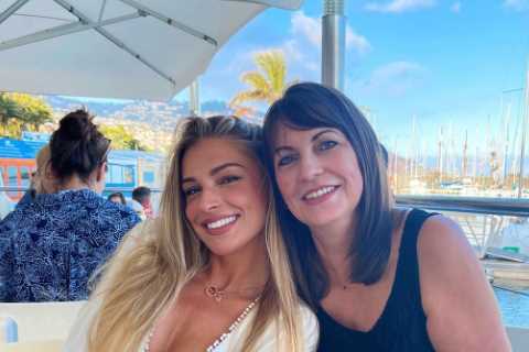 Zara McDermott shares rare snap with her stunning mum leaving fans open-mouthed