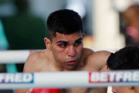 Boxing fans left stunned as Kash Farooq forced to retire aged just 26 due to ‘unforeseen..