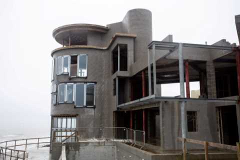Inside Grand Designs’ most disastrous ever property branded a ‘carcass’ by host Kevin McCloud as it ..