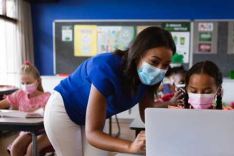 Schools brace for a QUARTER of teachers to be isolating or sick as supply staff called in just DAYS ..