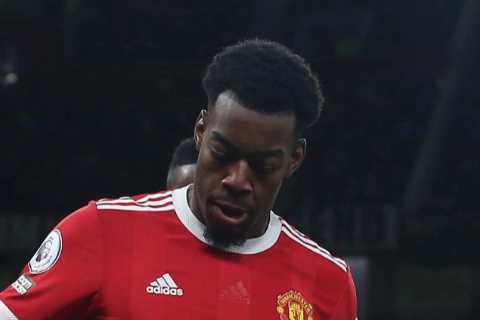 Anthony Elanga set for Championship loan spell with Man Utd keen on teen prospect playing..
