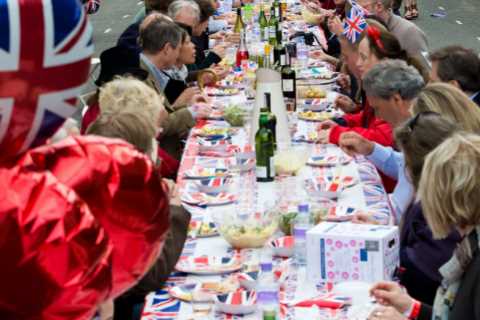 What is The Big Jubilee Lunch and how can I organise street party for the Queen’s Platinum..