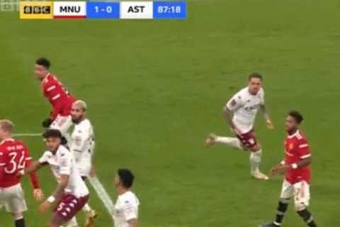 Fuming Aston Villa fans convinced they should have had last-minute penalty against Man Utd for Luke ..